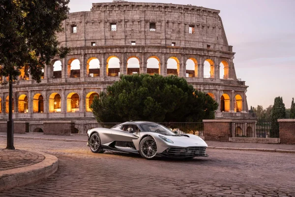 Aston Martin, accounts in the red: 20% workforce cut