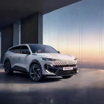 Renault, electric is the destination. But in stages.