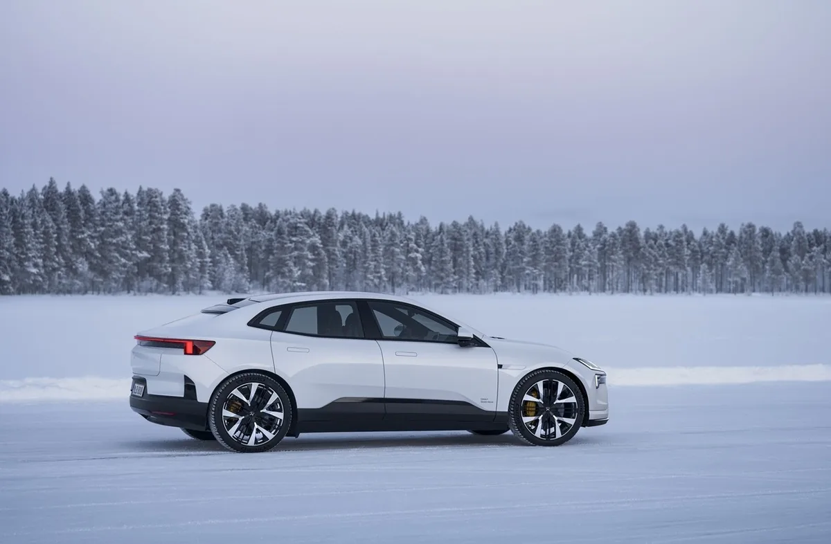 Polestar 4, new variant by the end of the year