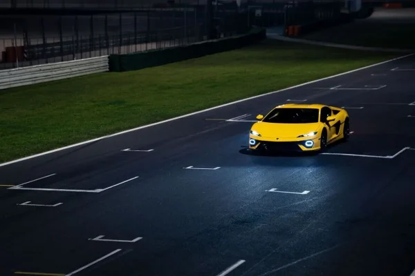 Lamborghini announces: the fourth model will be hybrid