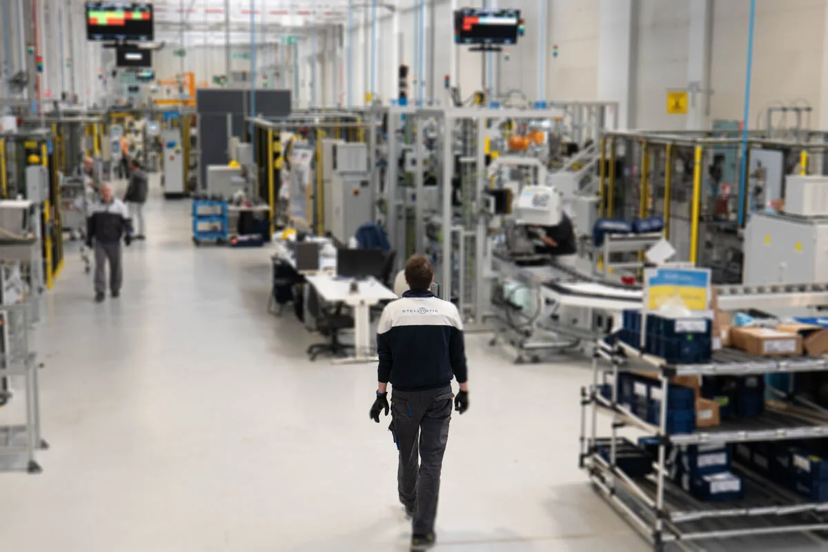 Stellantis, declining revenues and a loss of 22 billion in 2025