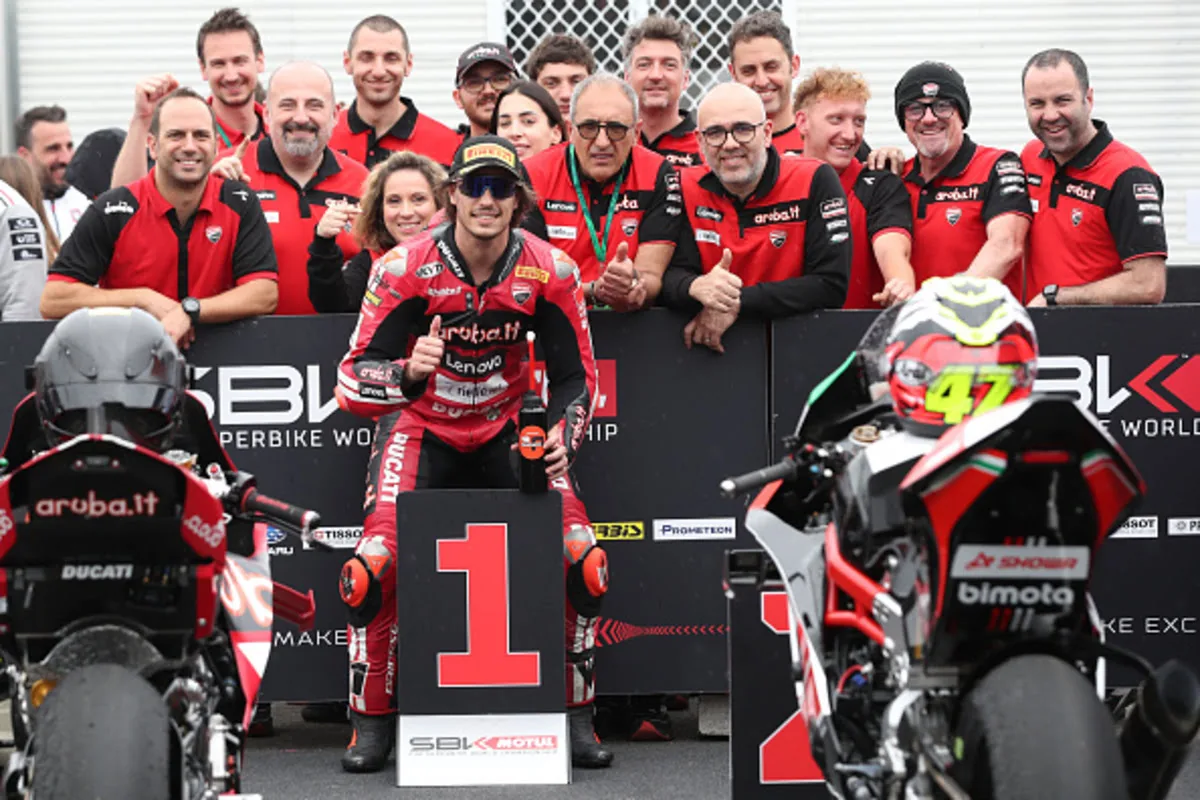 Phillip Island 2026, Race 2: Bulega's perfect weekend