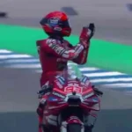 Marquez doesn't cause controversy, but that applause towards Race Direction…