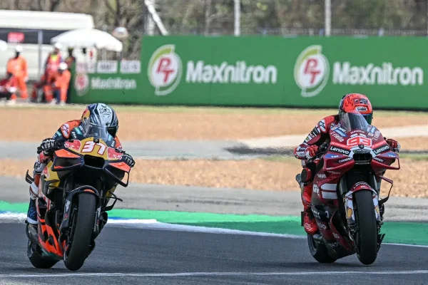 Marquez penalized, Tardozzi is furious: “There is no contact. This way we're just wasting our time”