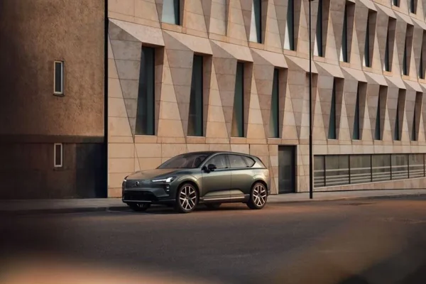 Volvo EX60, orders exceed forecasts
