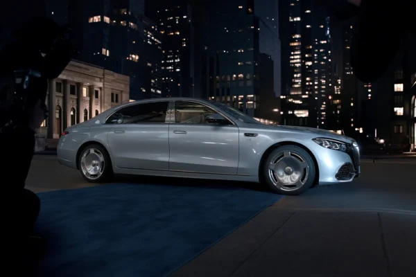 Maybach returns to the “The Devil Wears Prada” universe
