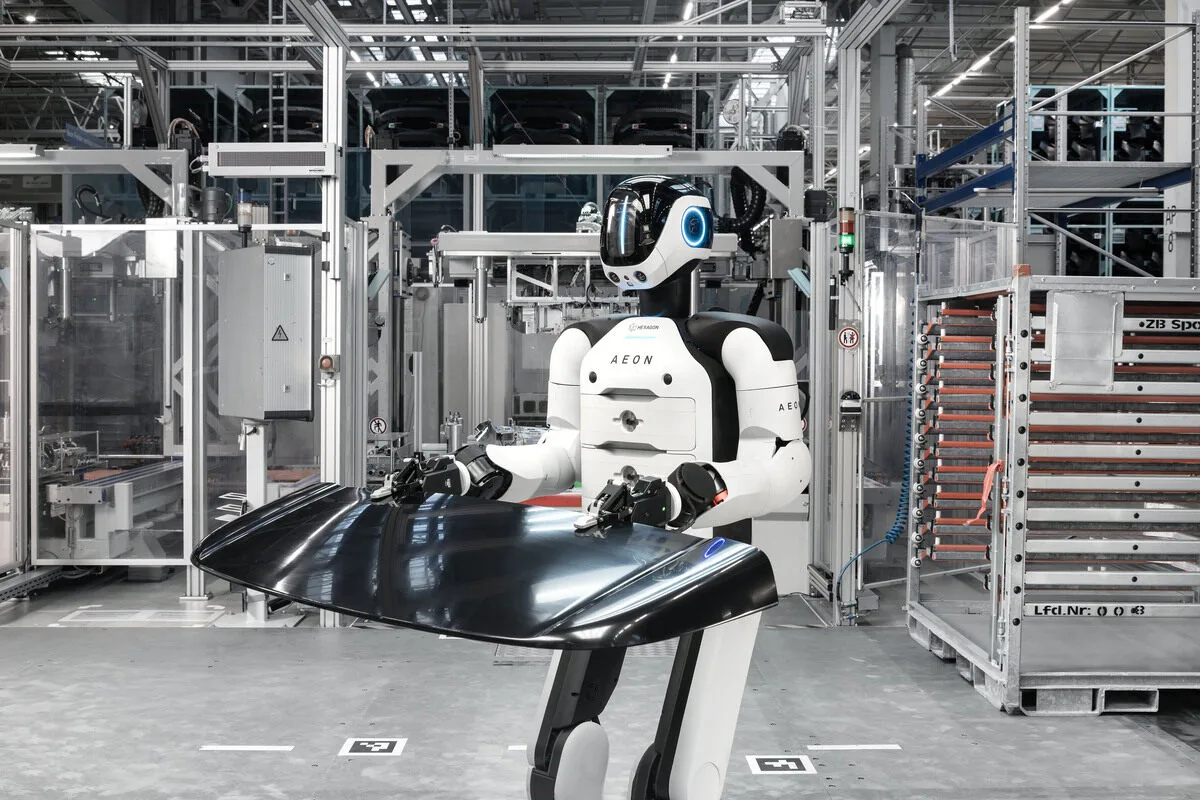 BMW, humanoid robots in production in Germany