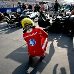 Hamilton via radio: “Crazy to be 6 tenths off Russell”, Santi: “Gap due to the engine”