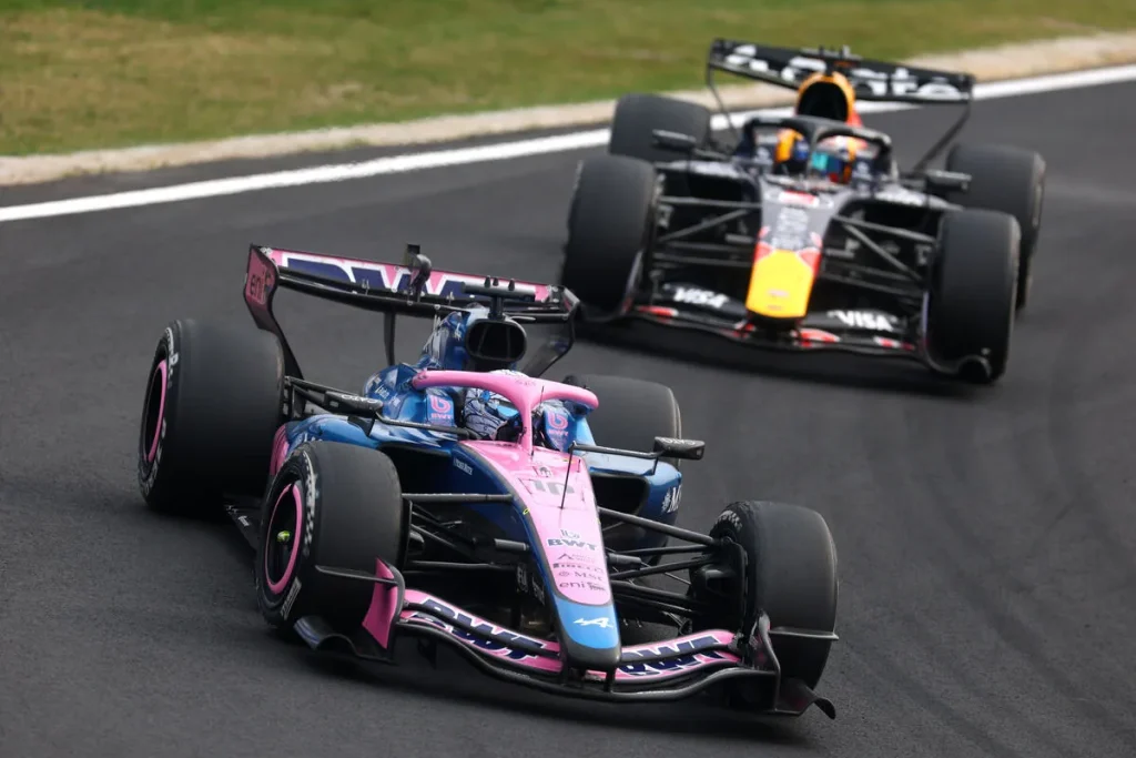 Gasly (Alpine) e Verstappen (Red Bull)