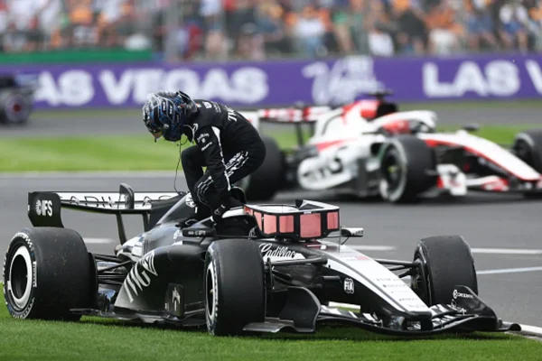 Cadillac's F1 debut: 16th Perez, retirement for Bottas