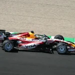 Lindblad 10° at debut, but FP2 all in the pits: "Gearbox problem"