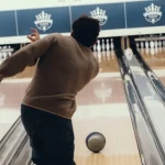 Ferrari, a night of fun: Hamilton takes the team bowling – PHOTOS