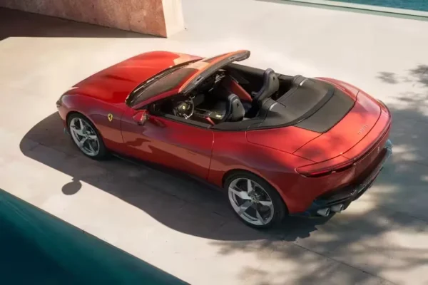 Ferrari Amalfi Spider, all the secrets of the soft top
