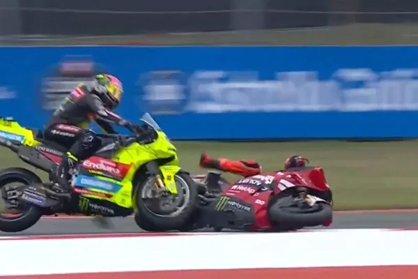 Marquez's apology: “My fault. I asked to be penalized”. And Diggia blasts him: “Be careful tomorrow…”
