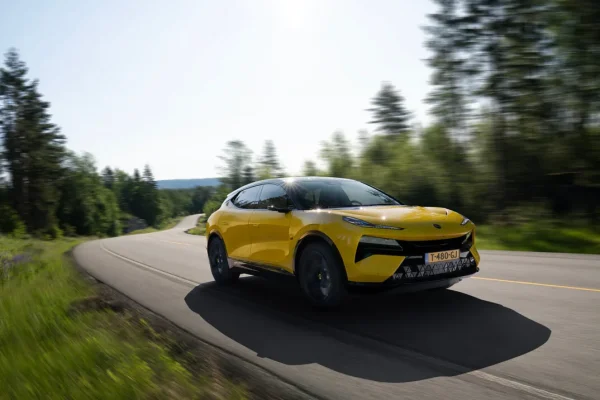 Lotus Eletre, the new PHEV version debuts in China