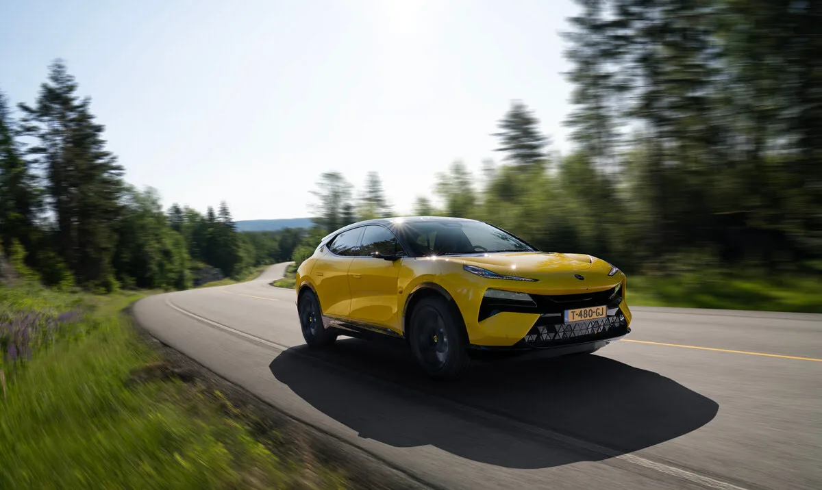 Lotus Eletre, the new PHEV version debuts in China