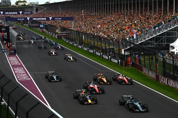 Pre-start, lights out in record time and a lot of chaos: how the start procedure works (and why it's all regular)