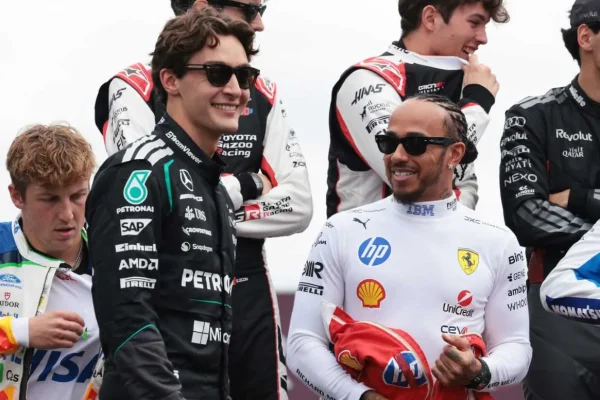 Russell laughs: “I will travel with Hamilton and he will complain about the engine and the compression ratio. I will tell him to shut up”