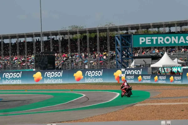 Marquez puncture, Taramasso (Michelin): “He told us the cause was the kerb, he made the mistake of going wide”