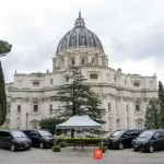 Mercedes, five electric vans for the Vatican