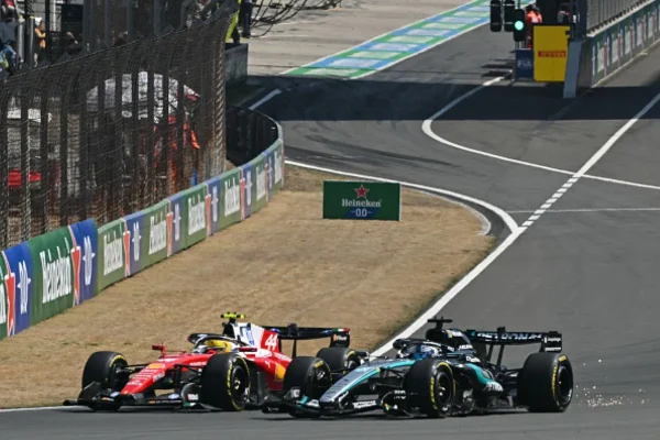Hamilton doesn't repeat his 2025 victory but smiles: “Ferrari clearly better, I was part of the project”