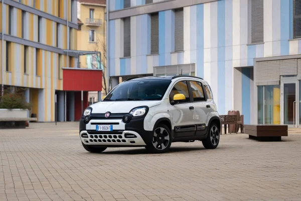 Stellantis, third consecutive growth in Italy