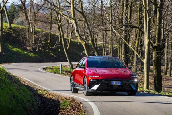 Hyundai IONIQ 6, the electric sedan is updated