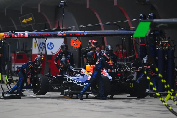 Verstappen slams Red Bull across the board: “The start is a problem. Setup, pace, everything is terrible”