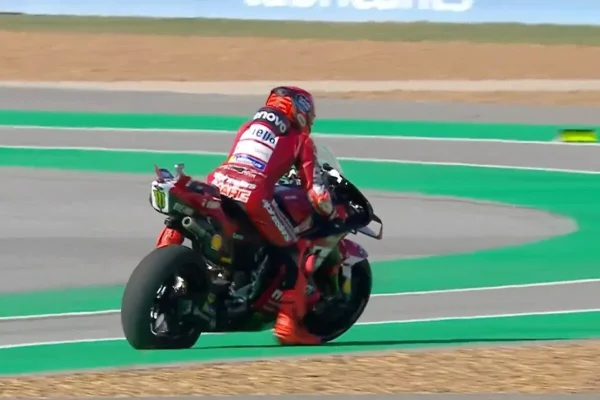 Marquez, double disaster: Marc punctures, Alex crashes