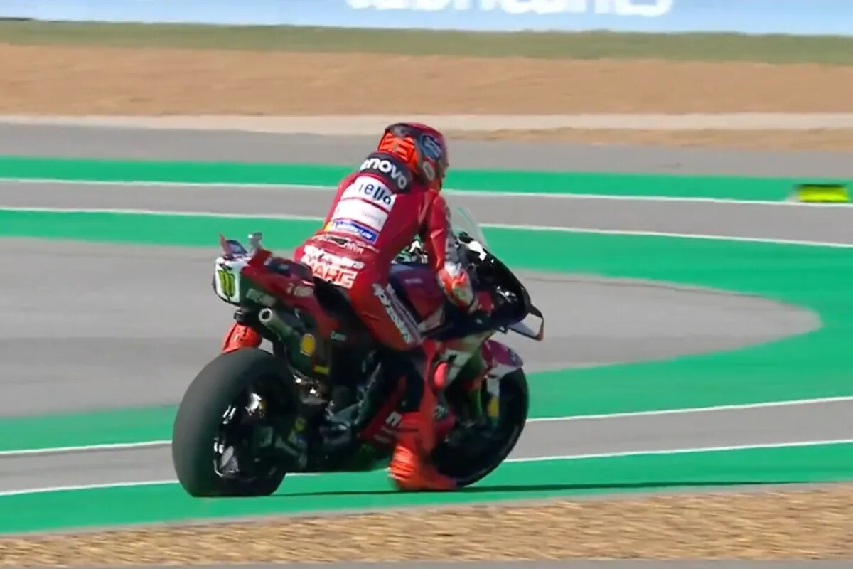 Marquez, double disaster: Marc punctures, Alex crashes