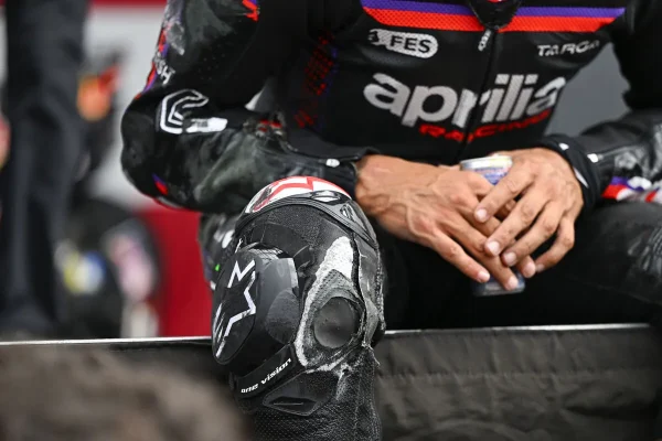 Martin and the crash during the celebrations: “I forgot that with these bikes you can't do wheelies”
