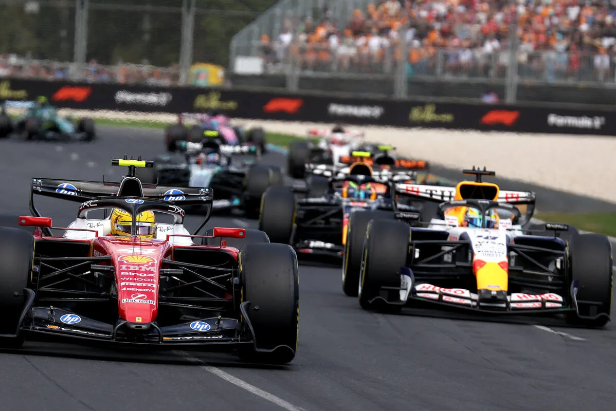 Lindblad: “Crazy to be third on the first lap, I didn't expect points on my debut”