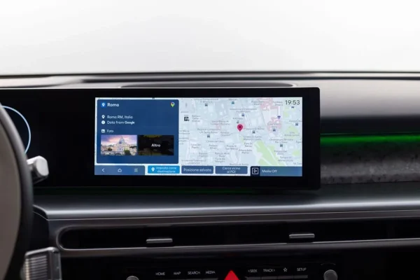 Hyundai introduces Online Map Downloads