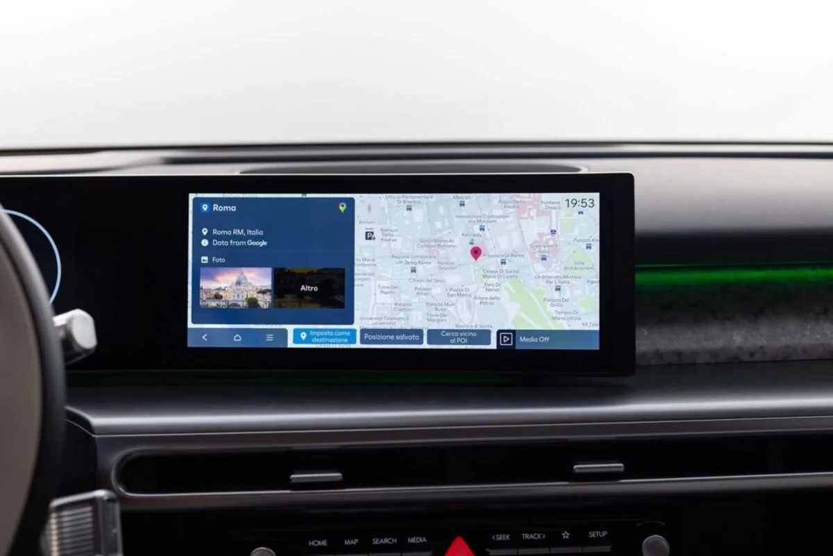 Hyundai introduces Online Map Downloads