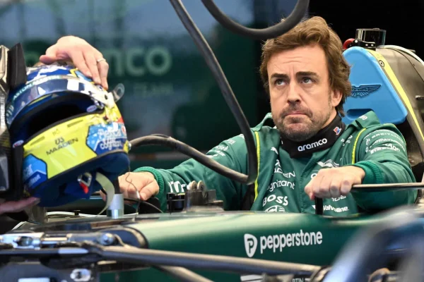 Alonso refutes Newey: “Unbearable finger vibrations? If I were fighting to win I could stay in the car for 3 or 4 hours straight”