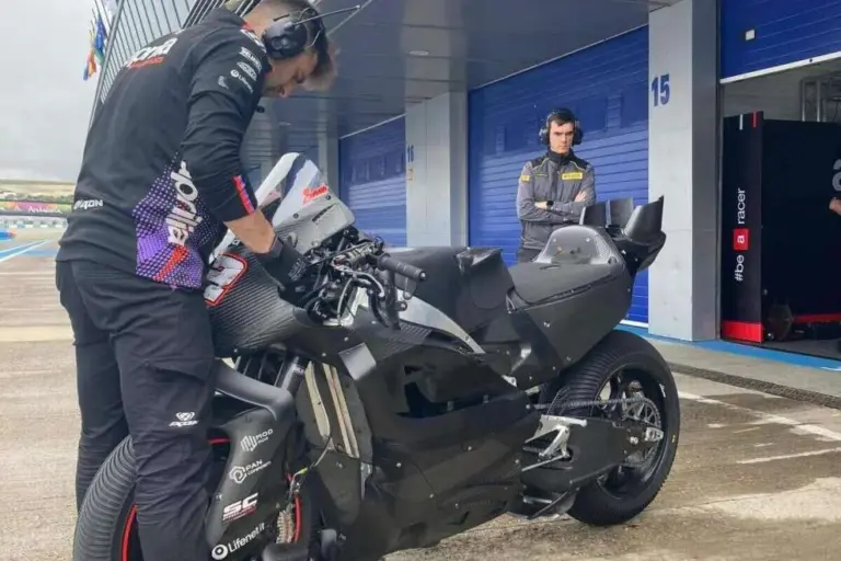 The big day for Aprilia: debut of the 850cc of 2027 in Jerez – GALLERY