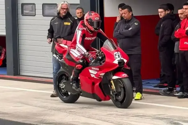 Ducati on track at Misano: Pirro debuts the Desmosedici GP27