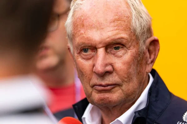 Mekies, Verstappen and Hadjar: all still in contact with Helmut Marko