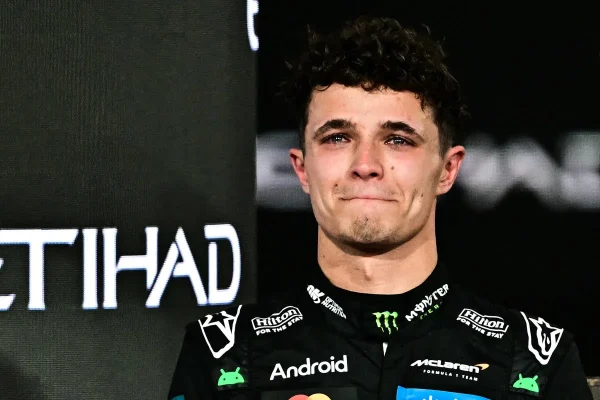 Zero podiums in the first three GPs as champion: Norris like Hamilton in 2009. And not only…
