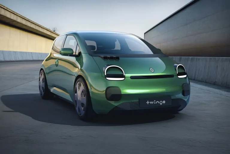 Renault Twingo, the small electric car gets off to a good start in Italy