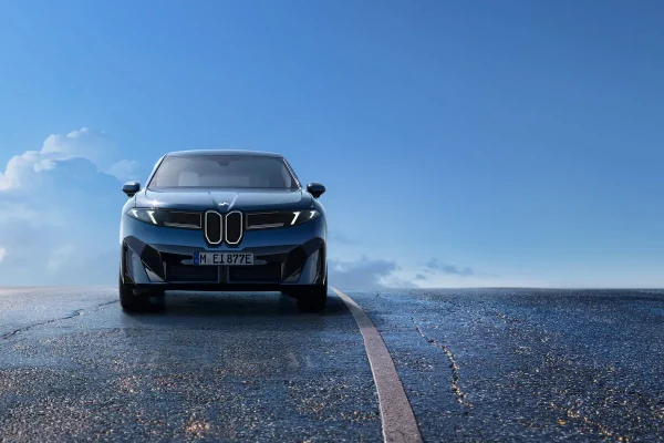 BMW iX3 40, new entry-level version in the price list