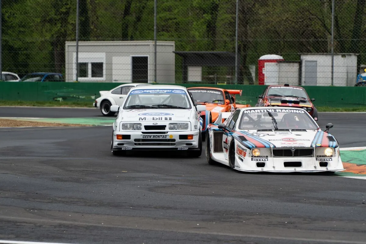 Historic car races, news on the starting grid