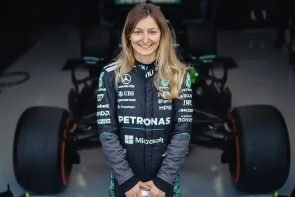Doriane Pin fulfills her dream: on track at Silverstone with Hamilton's W12
