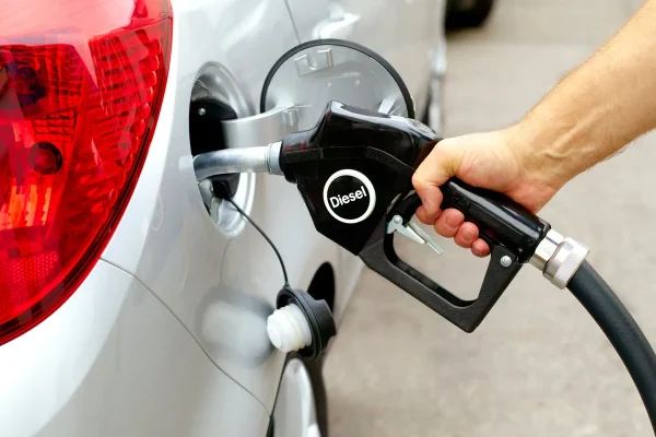 High petrol and diesel prices, new tensions in the government