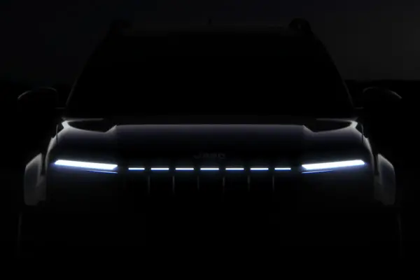 Jeep Avenger, the seven-slot grille evolves