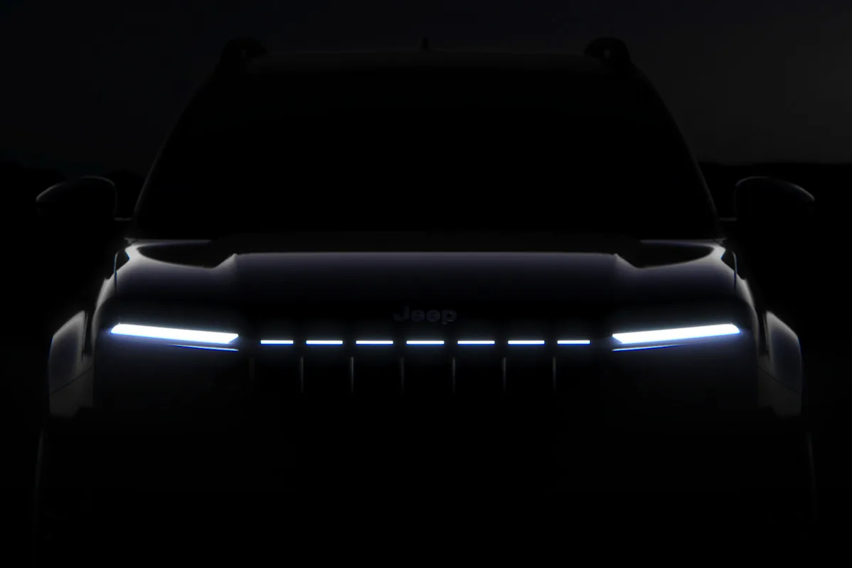Jeep Avenger, the seven-slot grille evolves