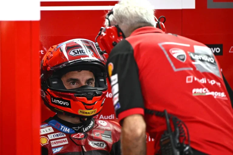 Marquez -44 from the lead: the ghosts of 2015 return