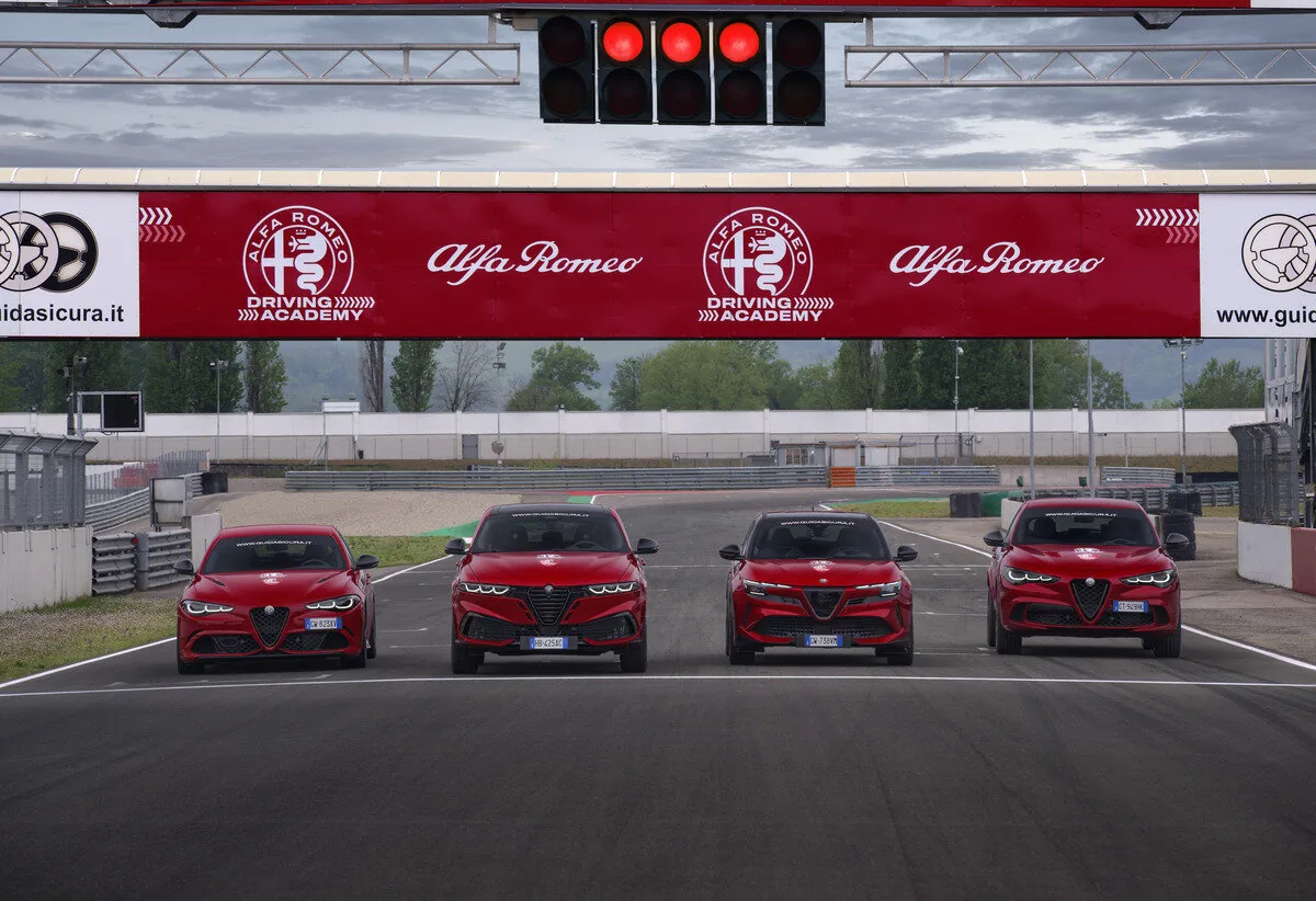 Alfa Romeo Driving Academy, on track with Scuderia de Adamich