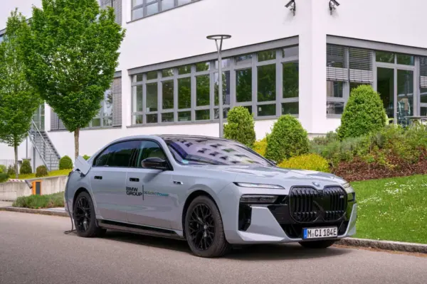 BMW i7, two weeks until the debut of the restyling