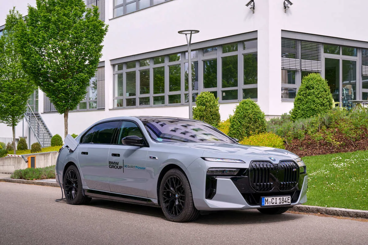 BMW i7, two weeks until the debut of the restyling